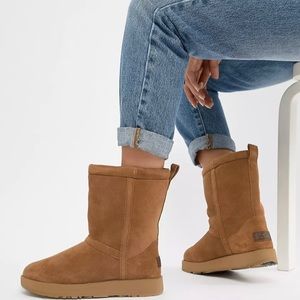 Tan UGG Vibram Artic Grip Wet Ice Tech Boots. 8.5